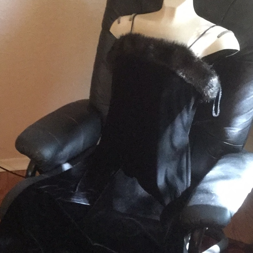 Cachet full-length stretch velvet evening gown